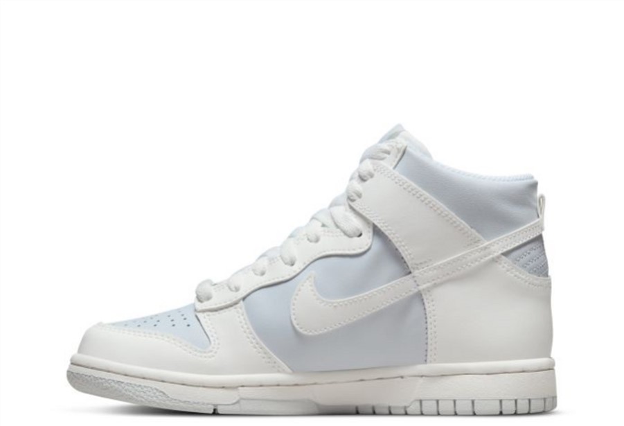 Zakucavanje Visoki Gs Summit Bijeli Nogomet Sivi Klekt